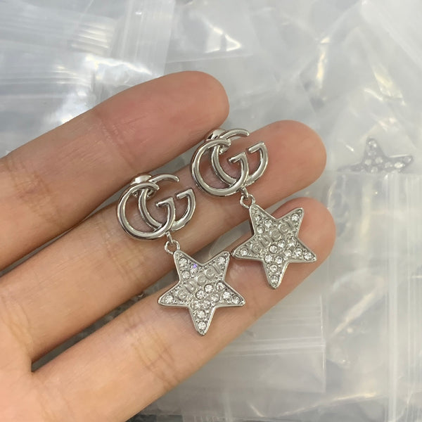 Boucles d'oreilles élégantes à clous avec lettre GG – Plaqué or minimaliste Luxe Code 1327