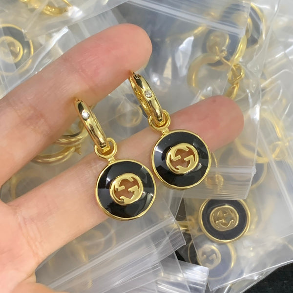 Boucles d'oreilles élégantes à clous avec lettre GG – Plaqué or minimaliste Luxe Code 1337