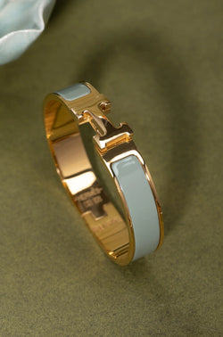 Bracelet torsadé Hermie en émail opulent
