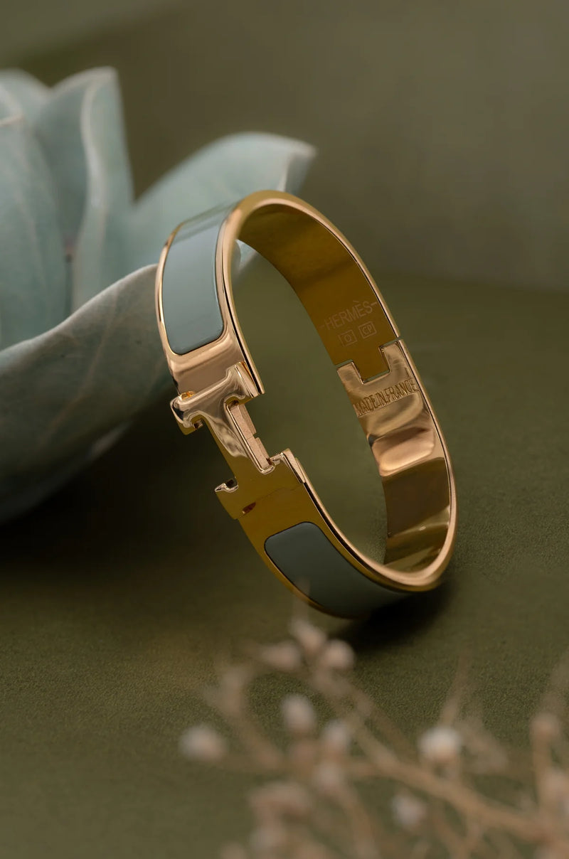 Bracelet torsadé Hermie en émail opulent
