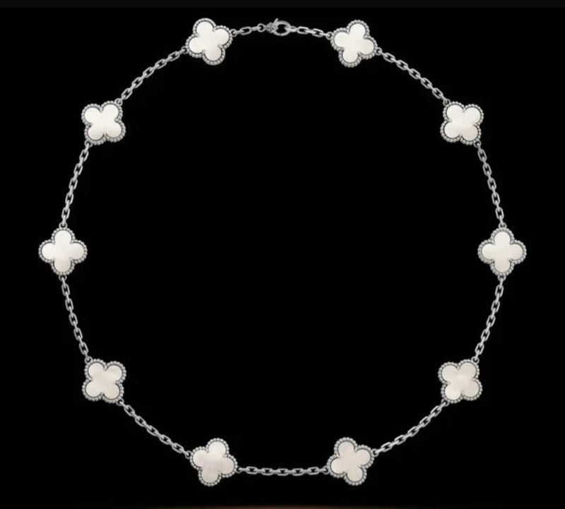 Collier de fleurs australiennes
