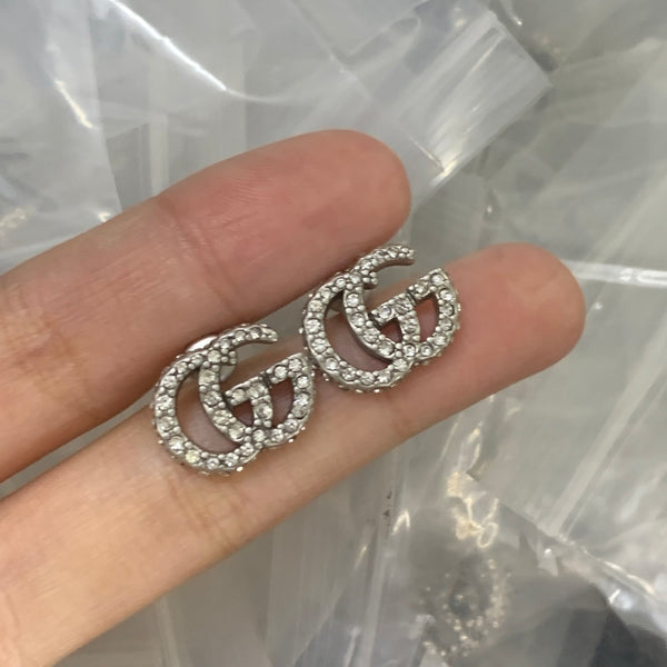 Boucles d'oreilles élégantes à clous avec lettre GG – Plaqué or minimaliste Luxe Code 1332