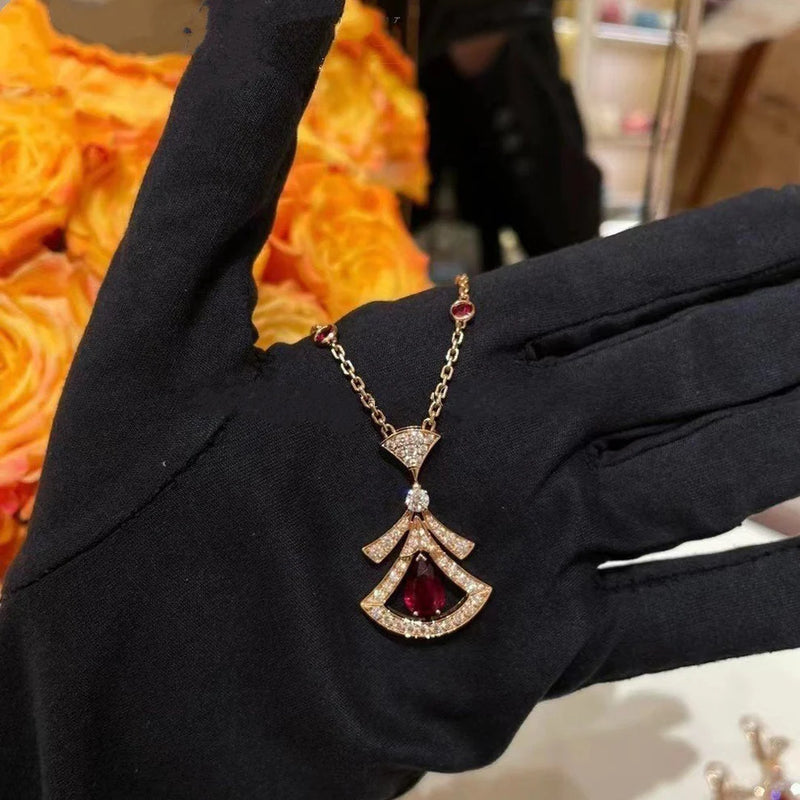 Aurora Necklace – Carnelian & Diamonds in Gold-Plated Silver Alloy