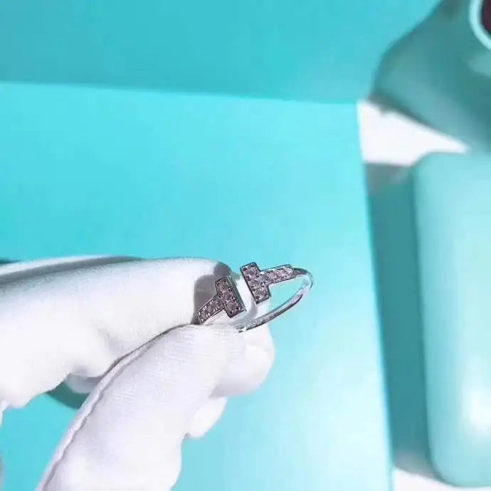 Bague en fil de diamant T