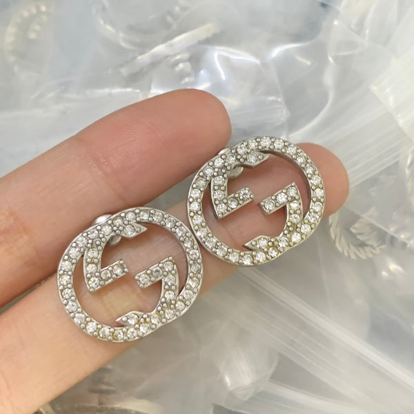 Boucles d'oreilles élégantes à clous avec lettre GG – Plaqué or minimaliste Luxe Code 1331