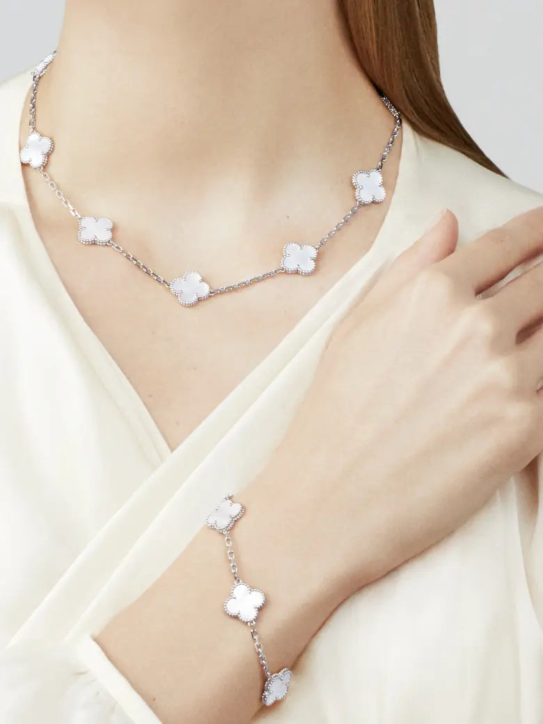 White Mother-of-Pearl Clover Bracelet