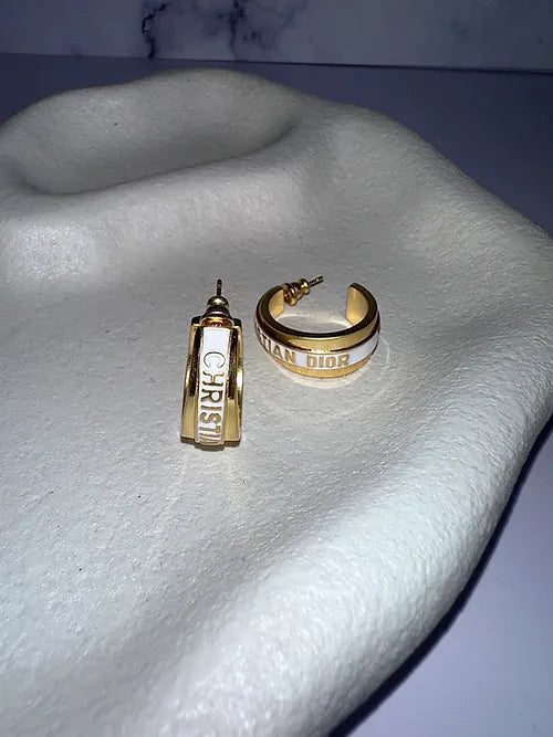 Bénéfices de Christa Gold et White