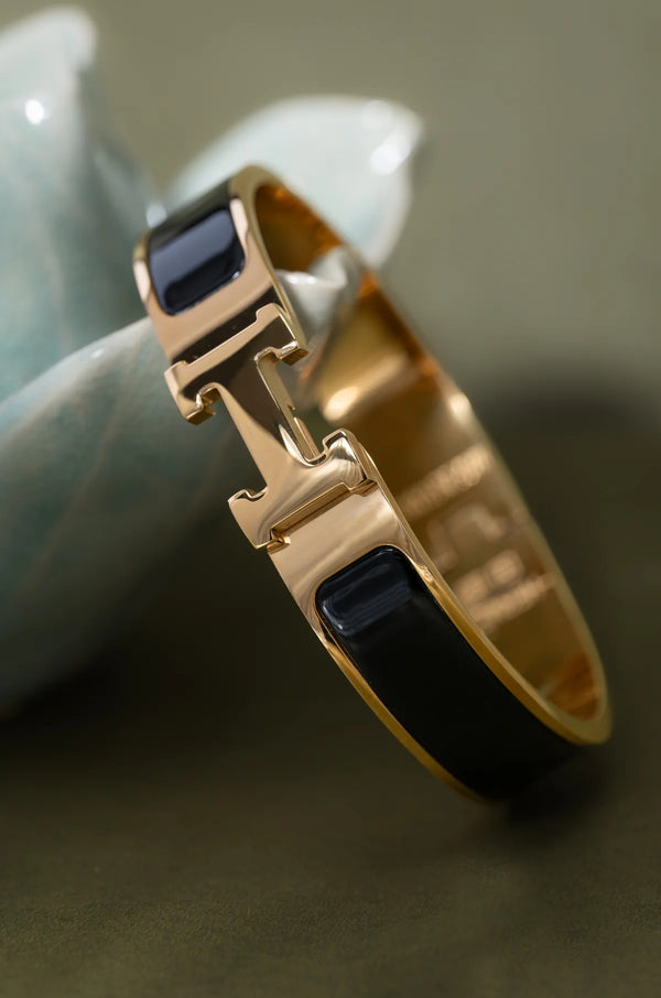 Bracelet à breloques en émail noir