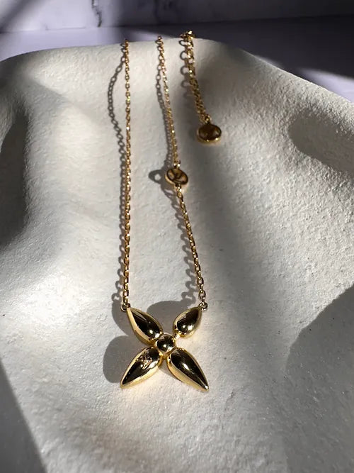 Collier Evie