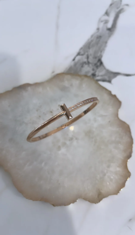 Le bracelet Diamond T