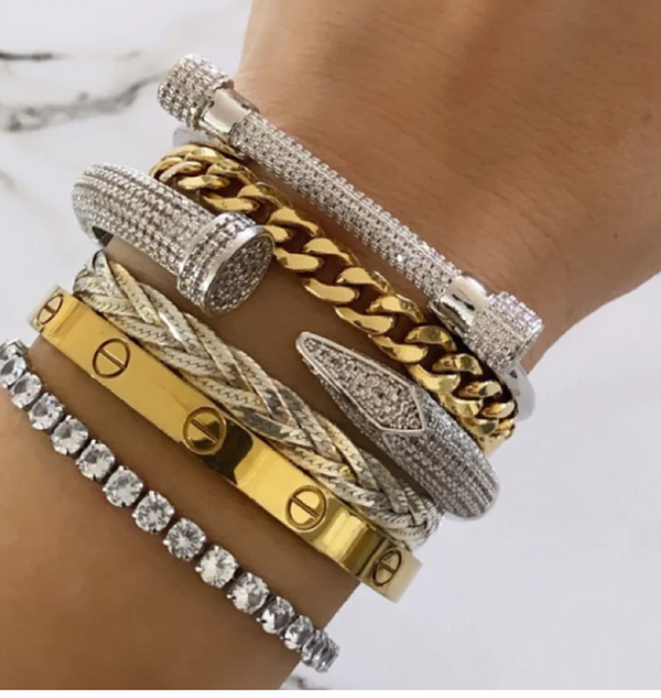 Bracelet à gros clous