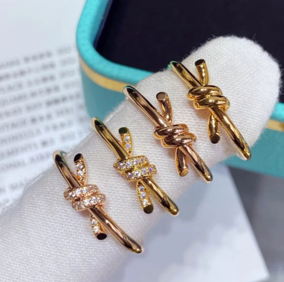Co Knot Ring