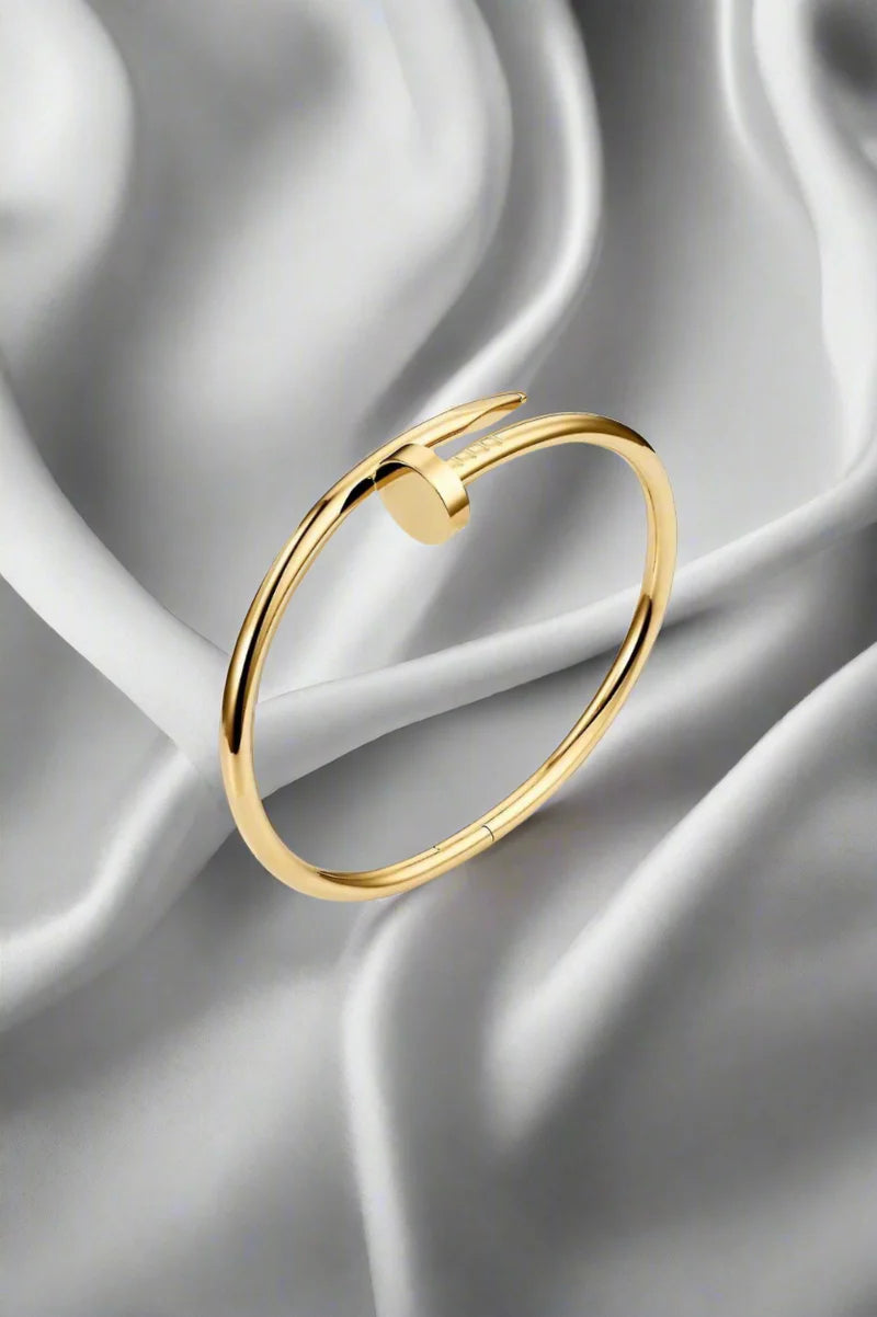 Bracelet clou australien plaqué or 18 carats