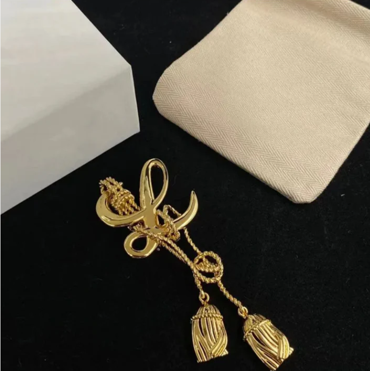 Broche pendante basse 