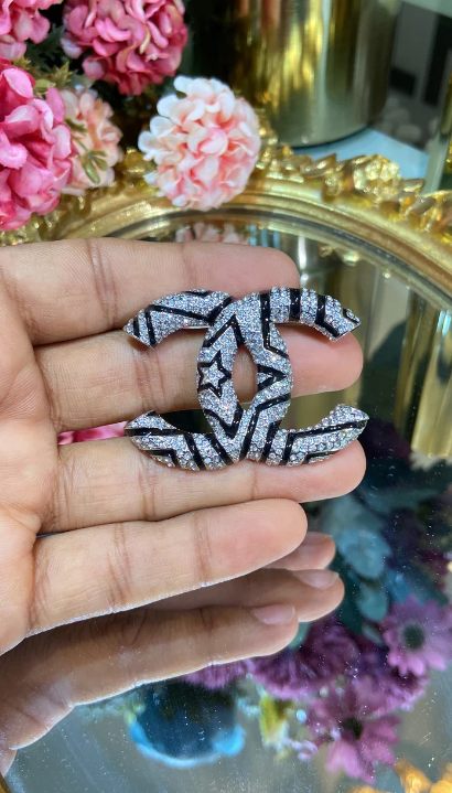 BROCHE CC DIAMANT NOIR 